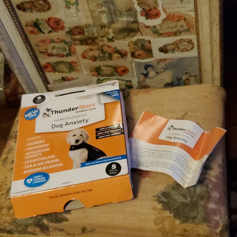 Small Dog Thundershirt on Box NOS